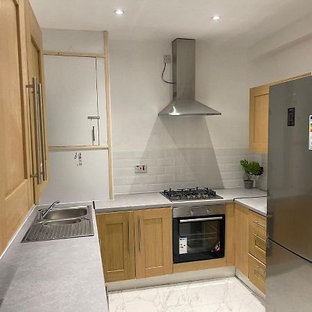 Short Stopzzz & Indoor Hot Tub Manchester Extérieur photo