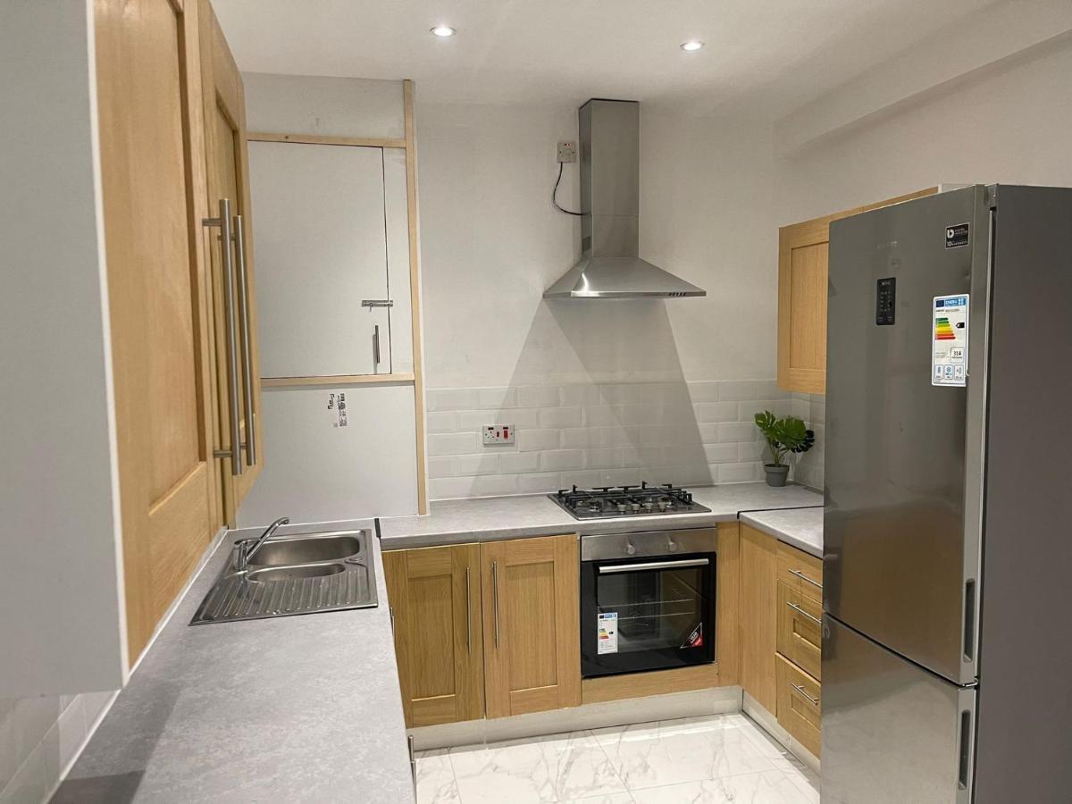 Short Stopzzz & Indoor Hot Tub Manchester Extérieur photo