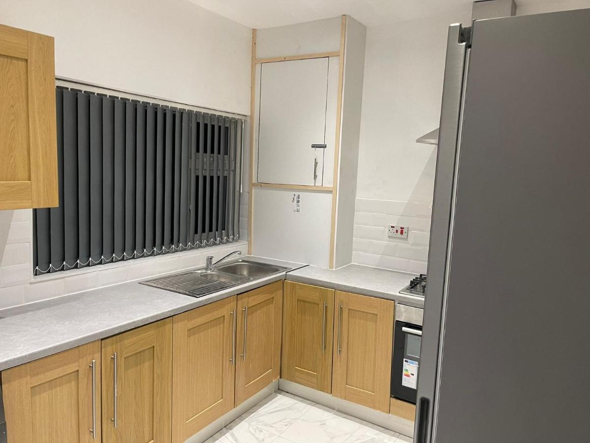 Short Stopzzz & Indoor Hot Tub Manchester Extérieur photo