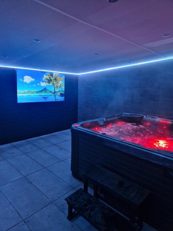 Short Stopzzz & Indoor Hot Tub Manchester Extérieur photo